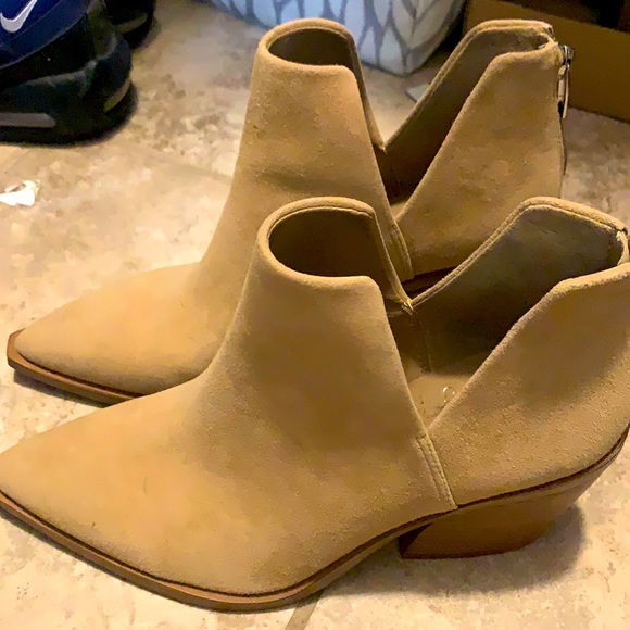 Vince Camuto Shoes - Vince Camuto Bootie Suede